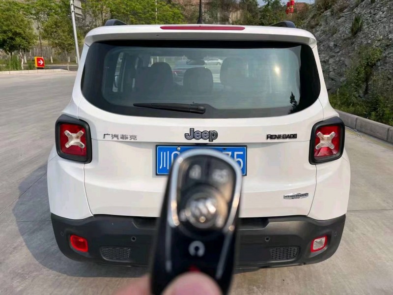 重庆16年Jeep自由侠7