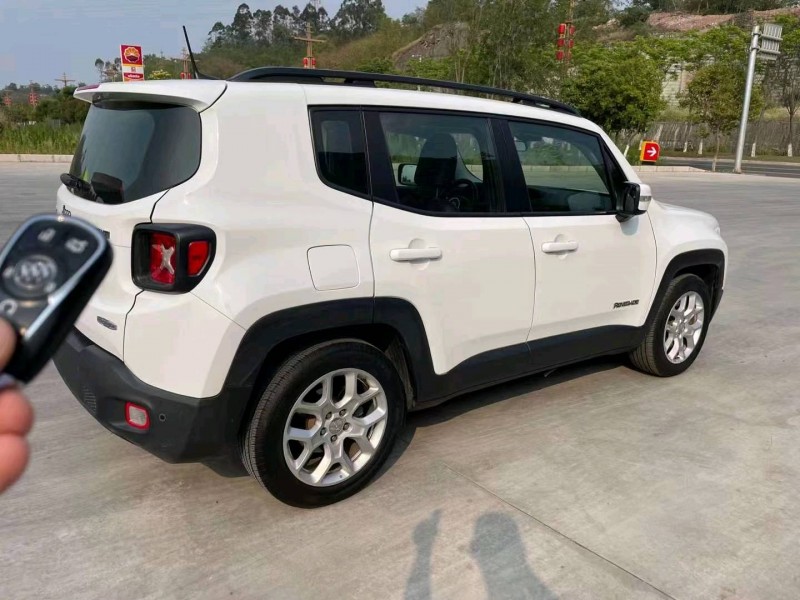 重庆16年Jeep自由侠9