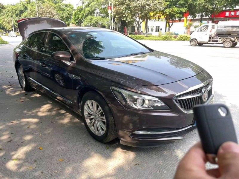 重庆17年别克君越3