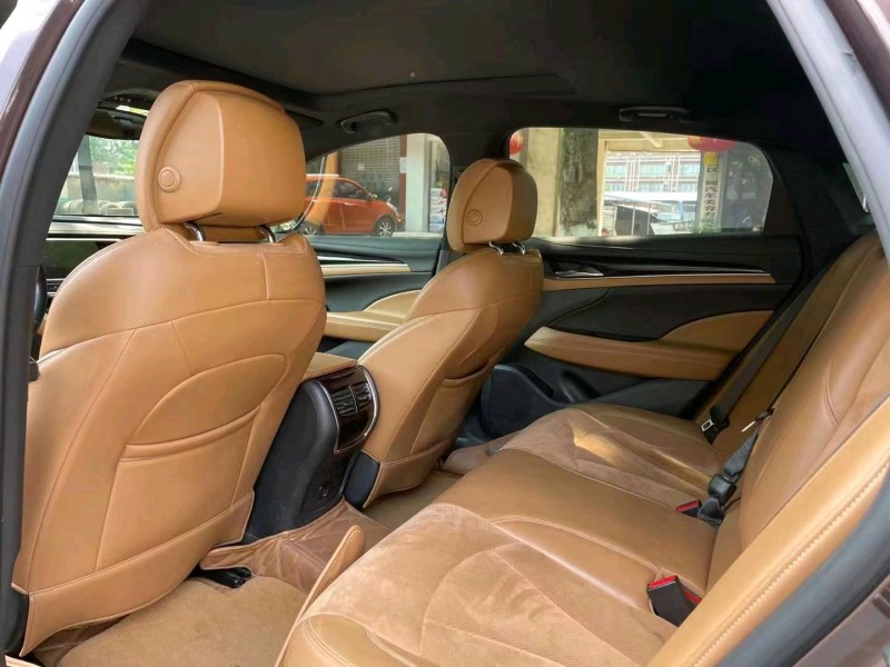 重庆17年别克君越5