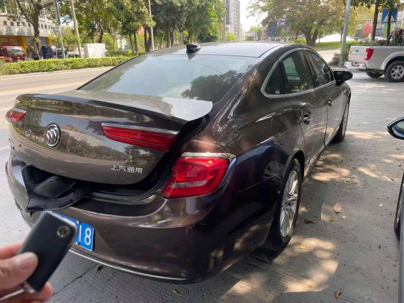 重庆17年别克君越7