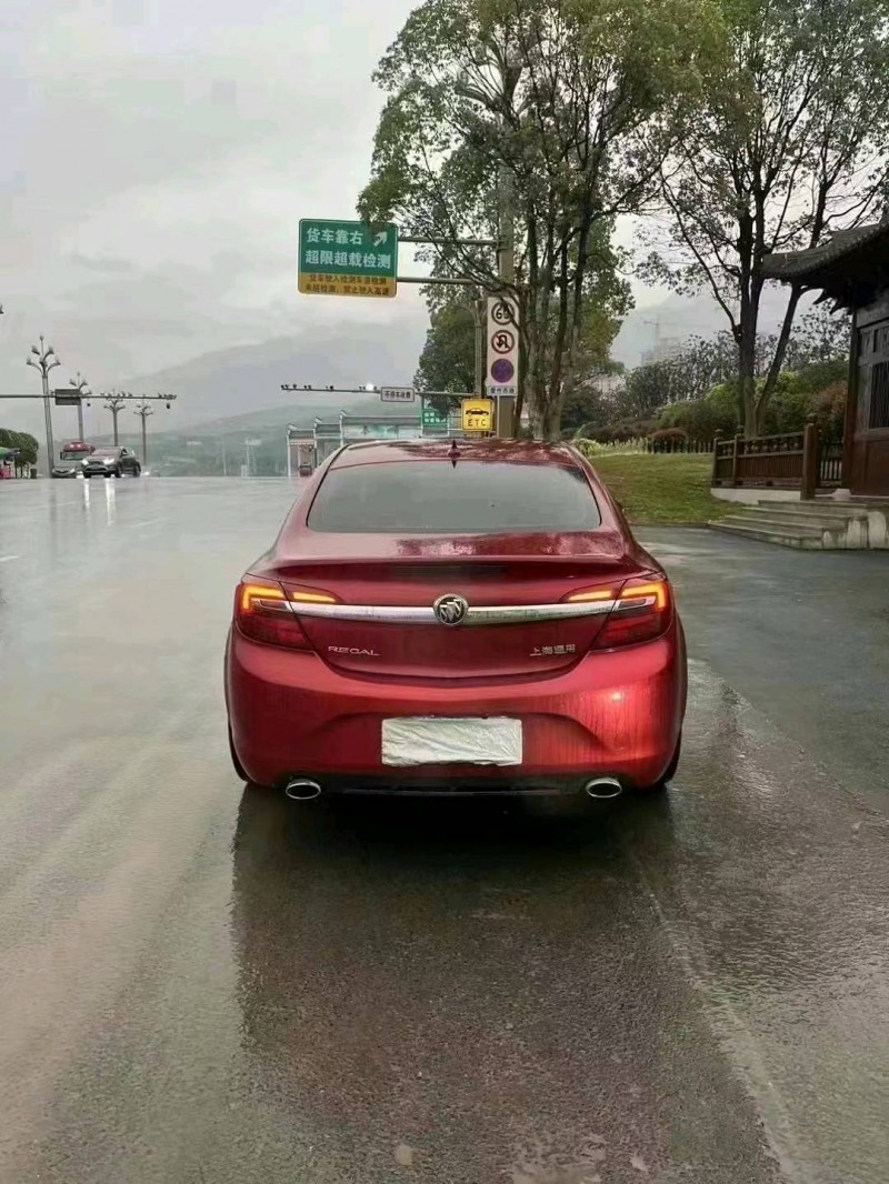 重庆14年别克君威8