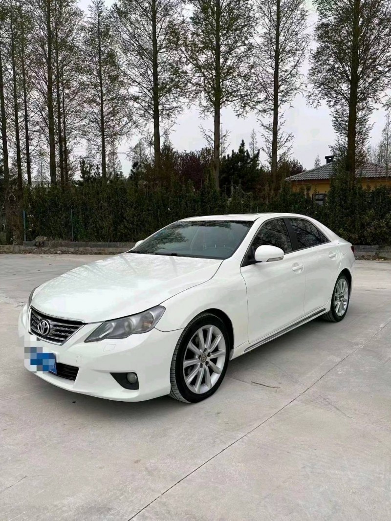 济南11年丰田锐志2