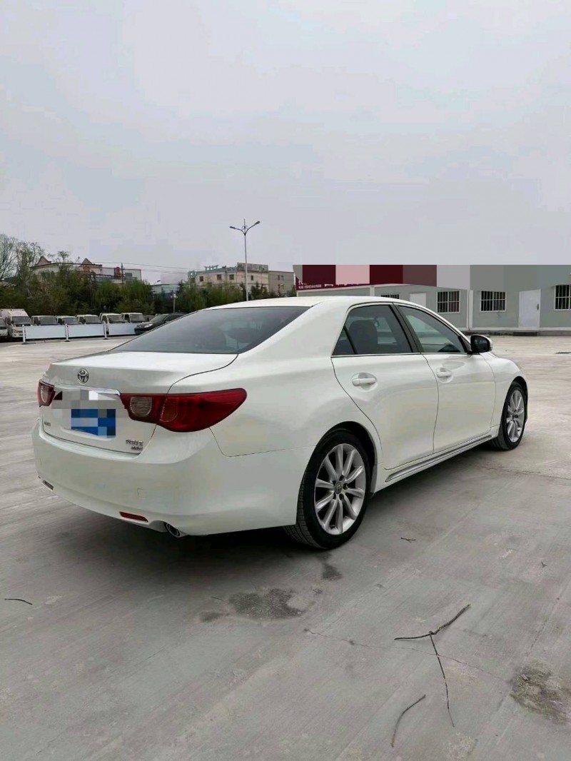 济南11年丰田锐志4