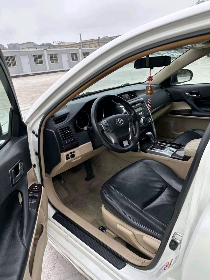 济南11年丰田锐志6