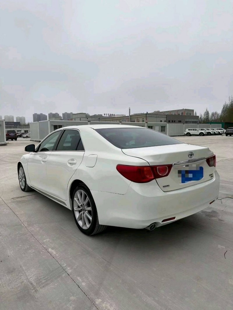 济南11年丰田锐志5