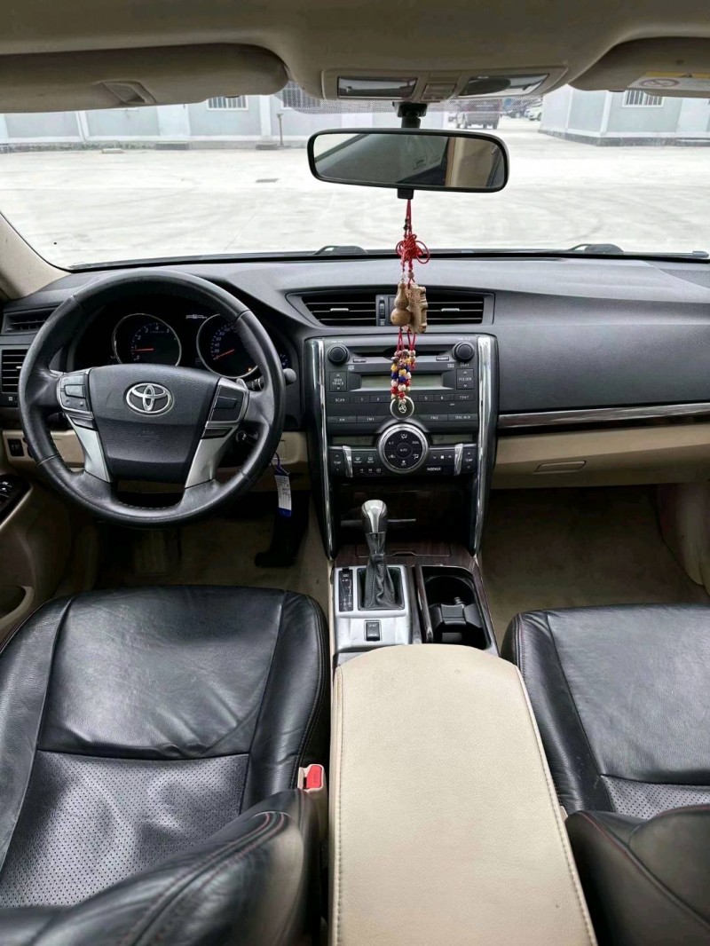 济南11年丰田锐志8