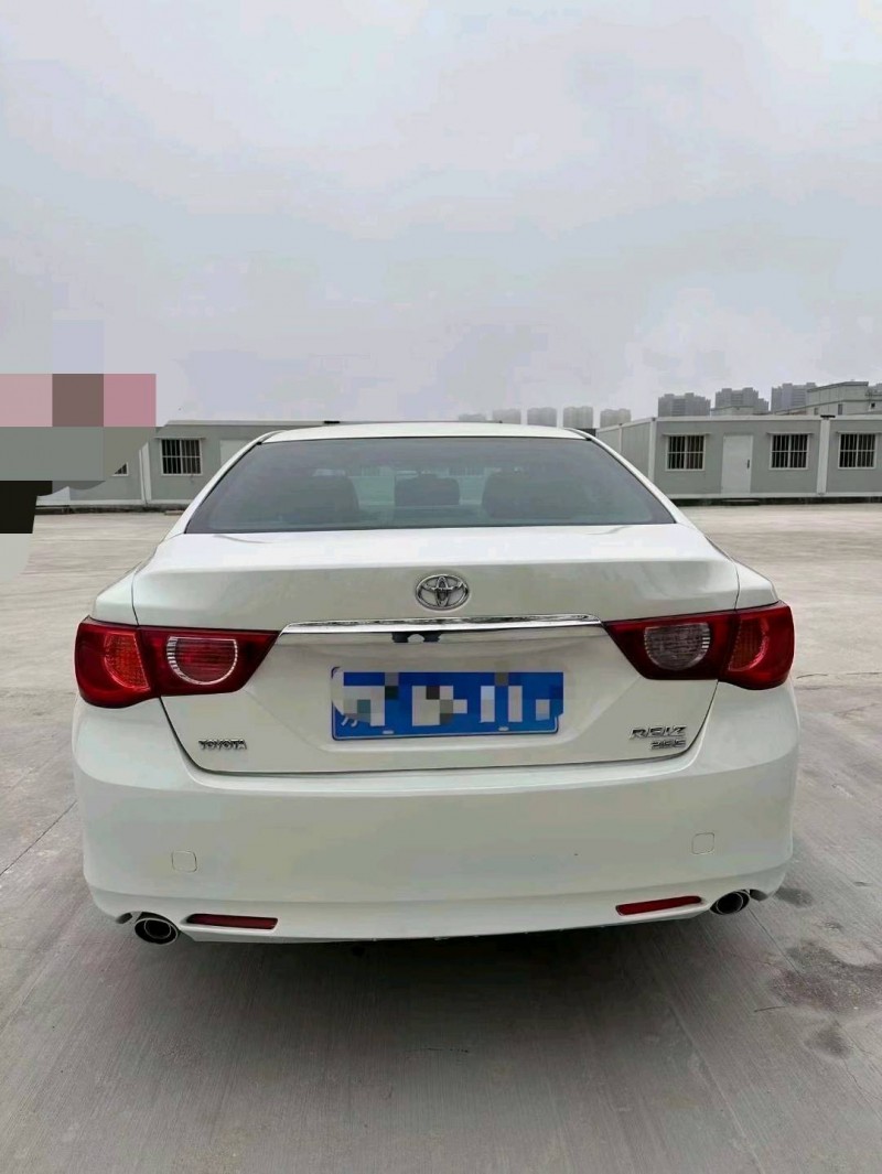 济南11年丰田锐志9