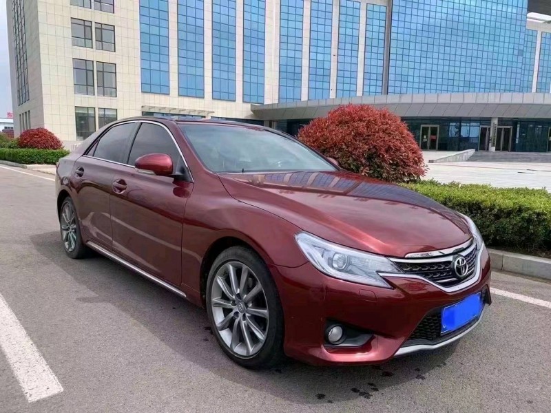 济南15年丰田锐志2