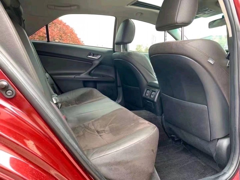 济南15年丰田锐志4