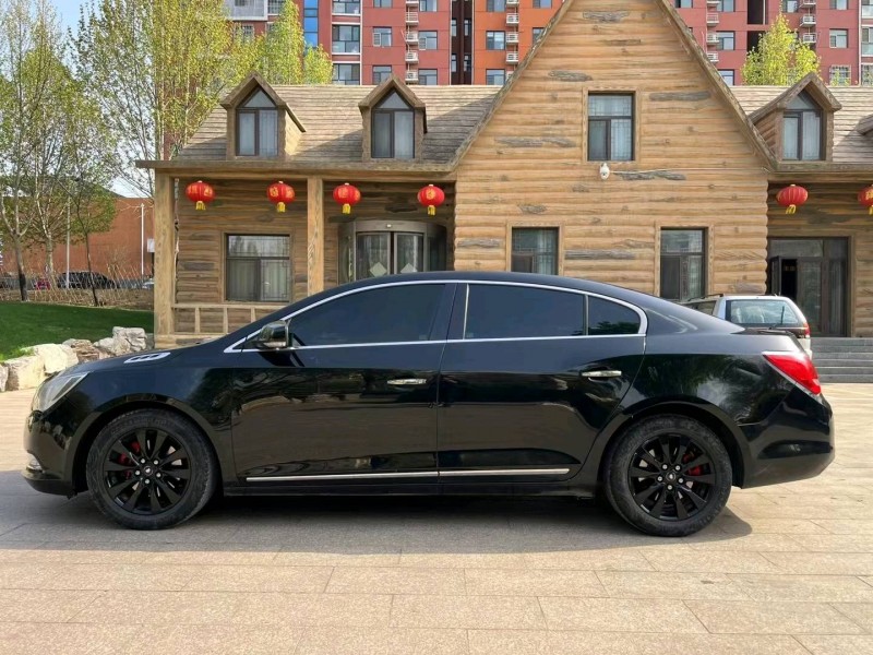 邢台15年别克君越8