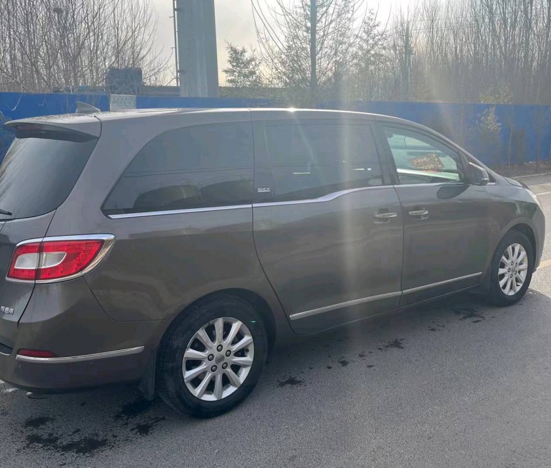 青岛16年别克GL84