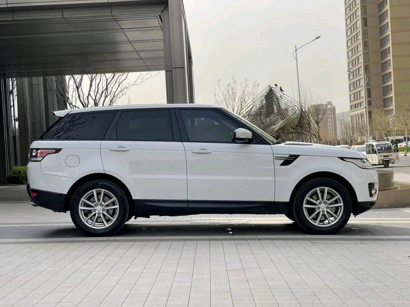 徐州17年路虎揽胜运动8