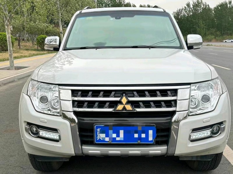 保定17年三菱帕杰罗1