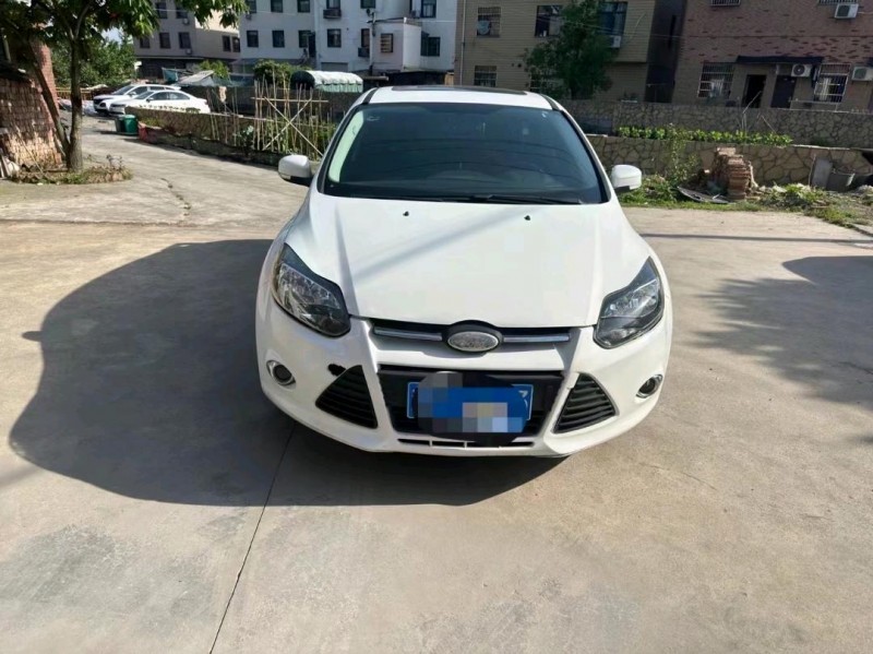 枣庄14年福特福克斯1