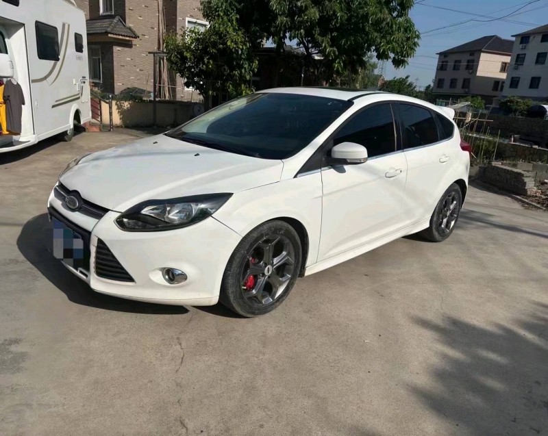 枣庄14年福特福克斯2