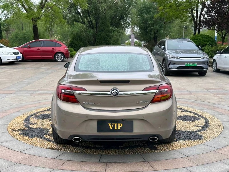 青岛15年别克君威4