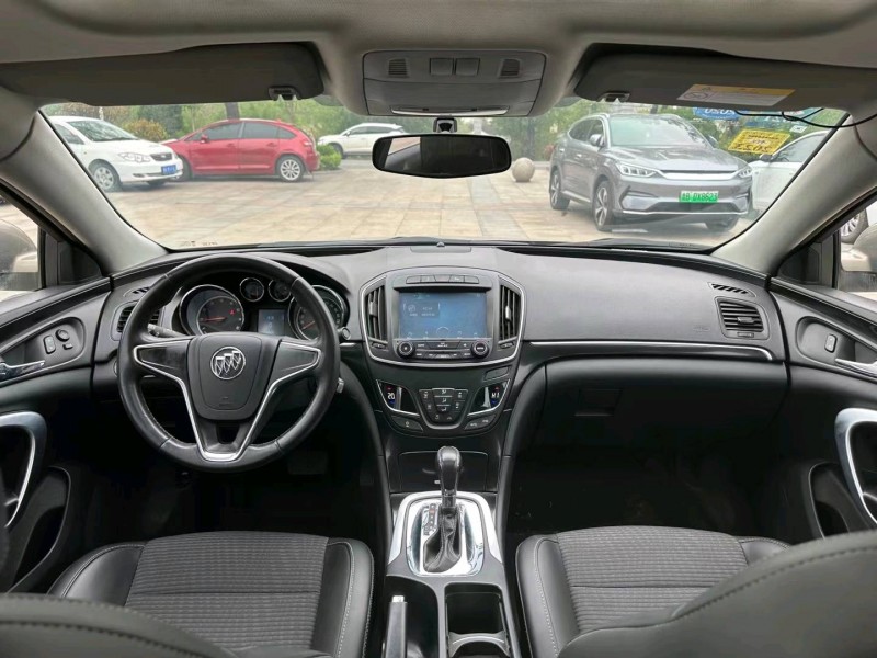 青岛15年别克君威7