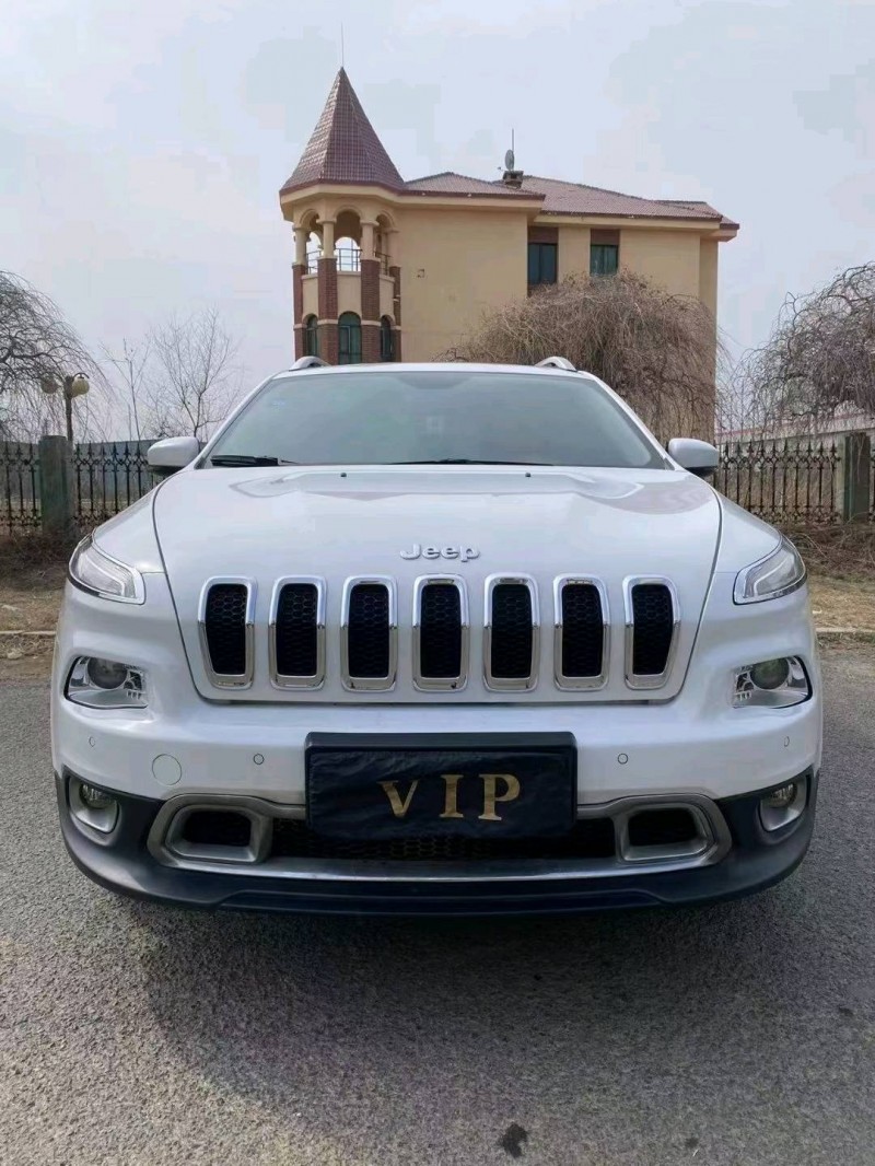 沈阳16年Jeep自由光1