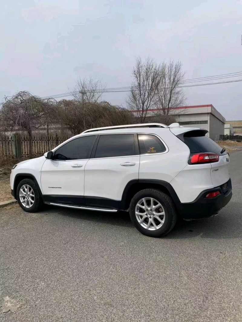 沈阳16年Jeep自由光5