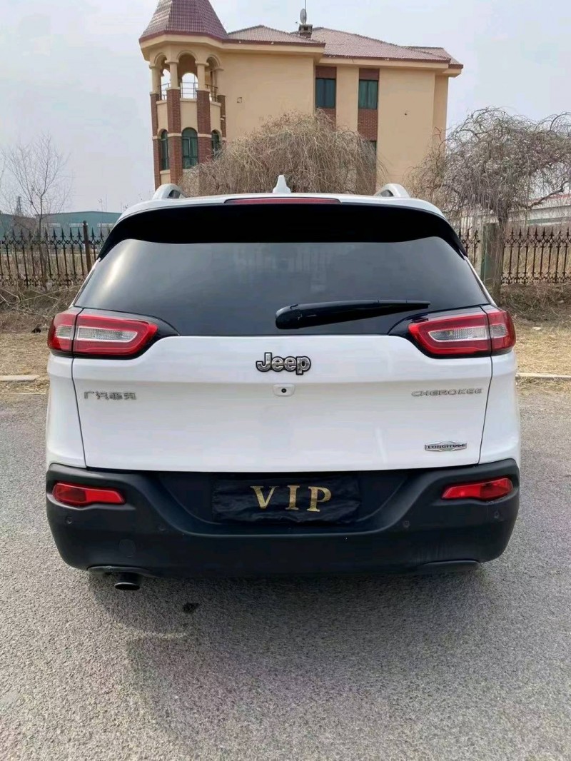 沈阳16年Jeep自由光6