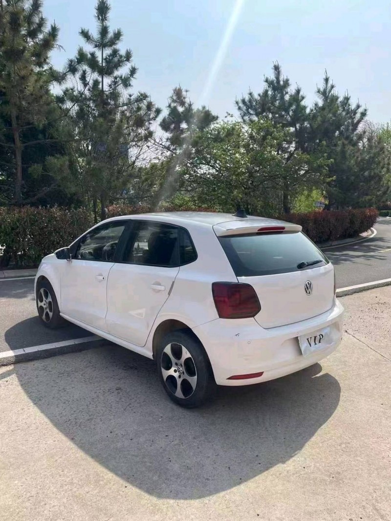 青岛16年大众polo4