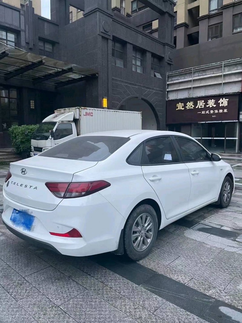 武汉20年现代悦动5