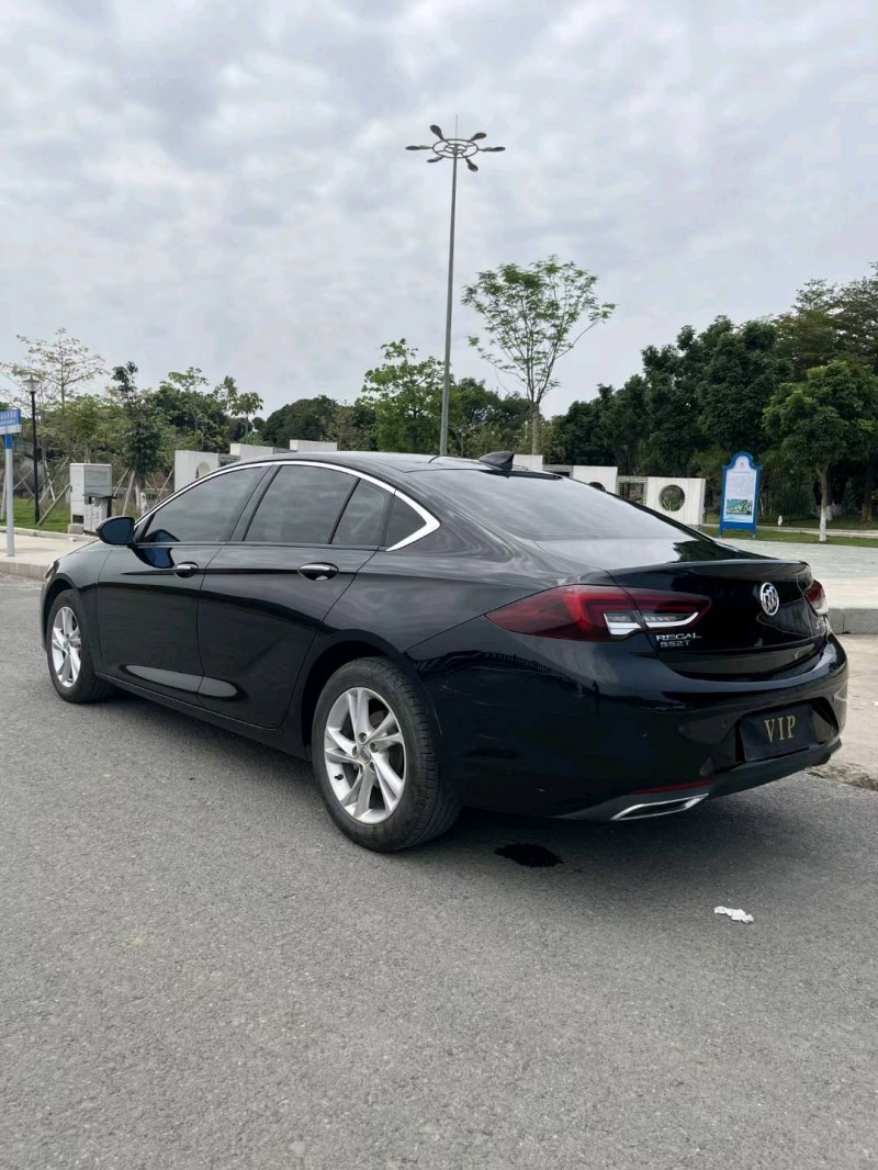 广州21年别克君威9