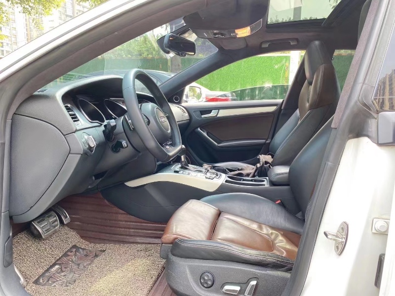 成都13年奥迪S54