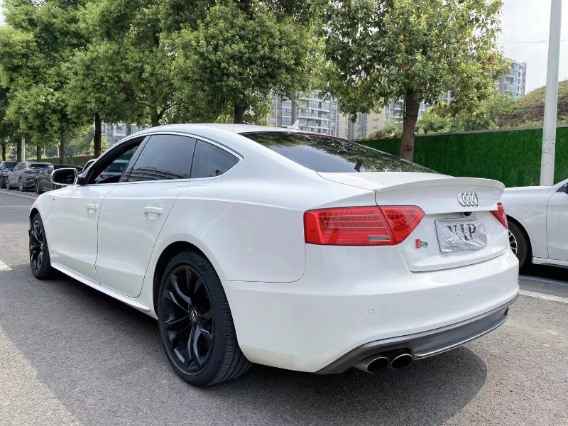 成都13年奥迪S57