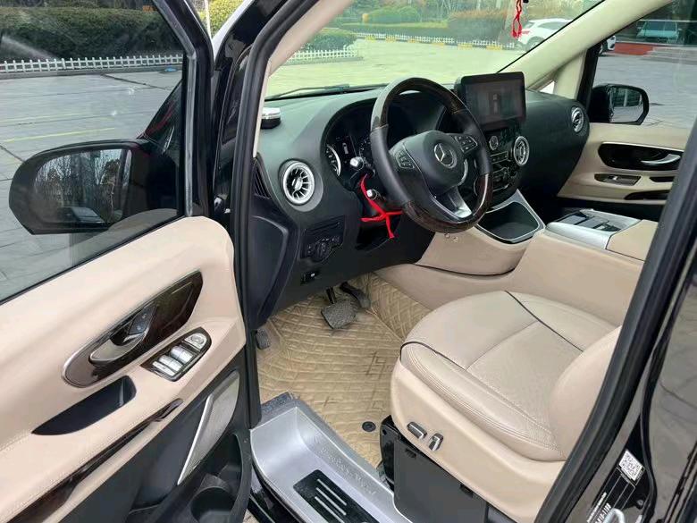 盐城20年奔驰威霆8