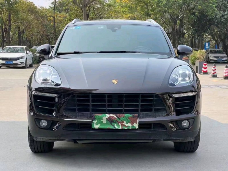 广州16年保时捷Macan1