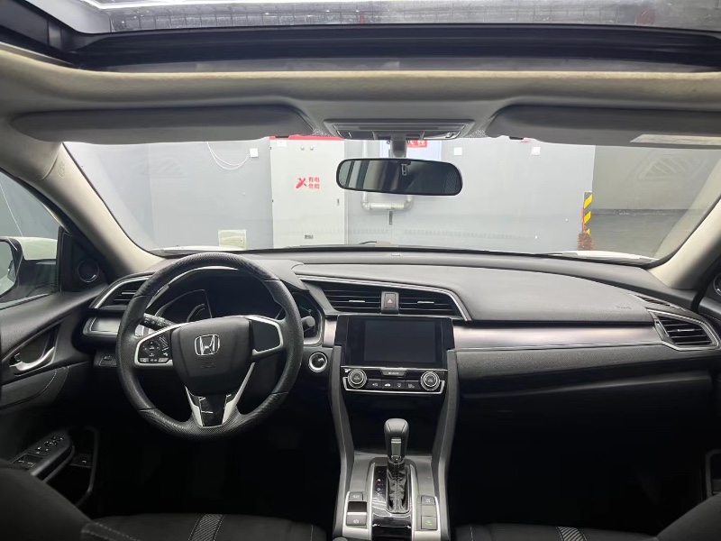 成都18年本田思域4