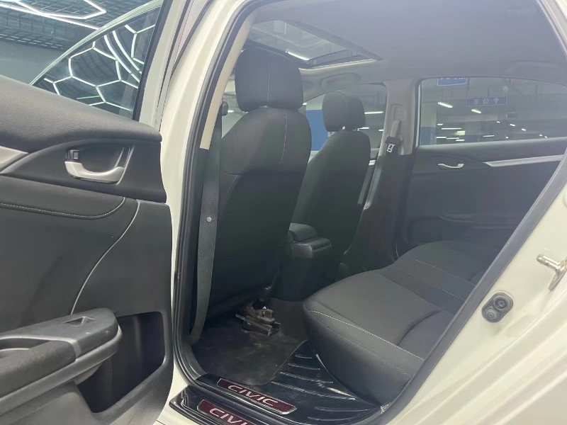 成都18年本田思域5