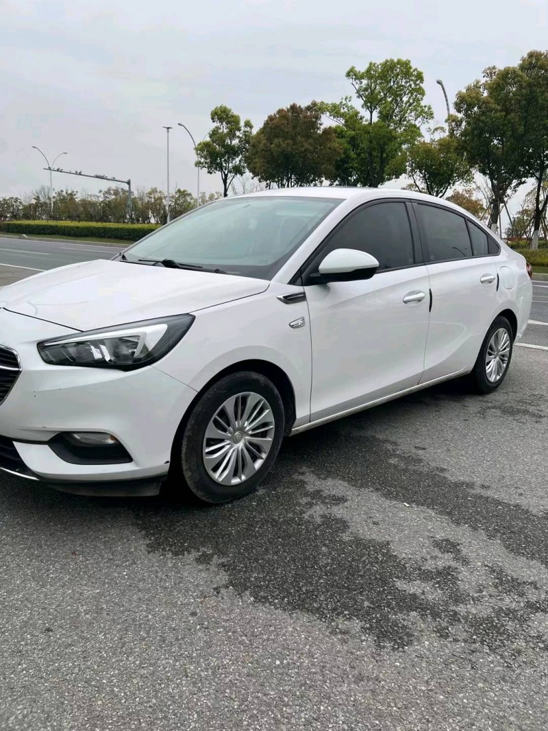 青岛18年别克凯越4