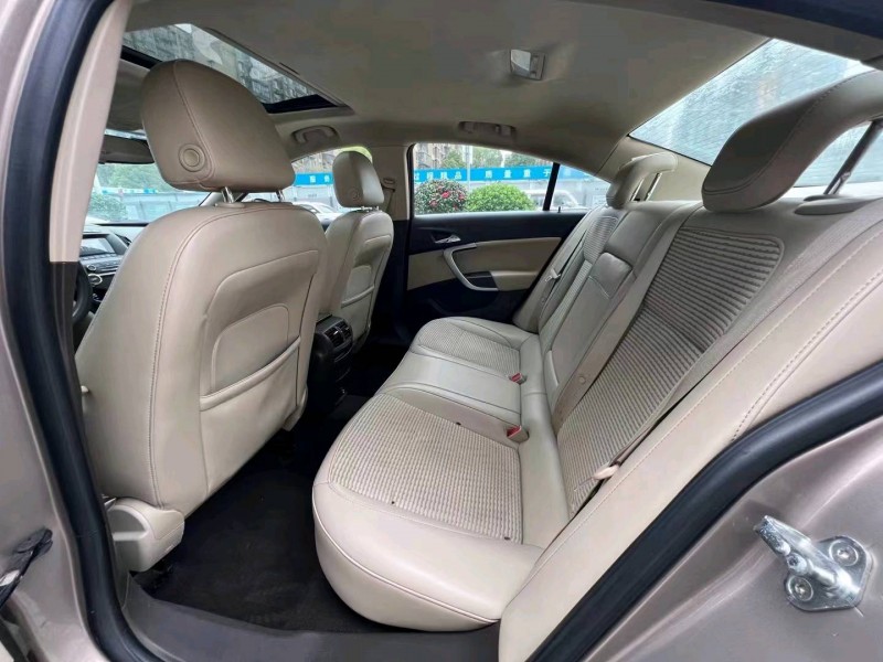 青岛16年别克君威2