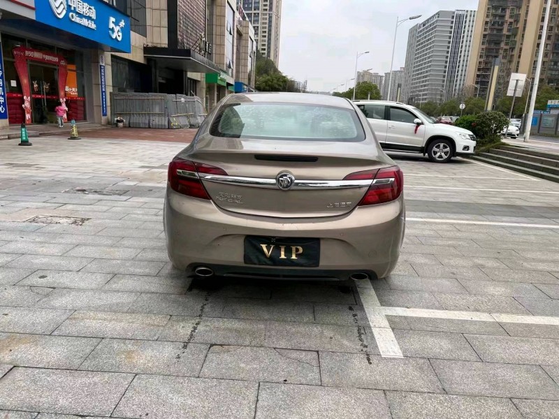 青岛16年别克君威8