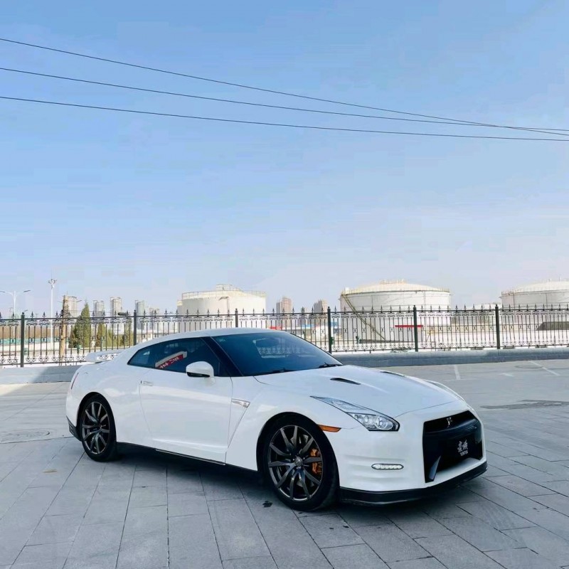 包頭14年日產GT-R2