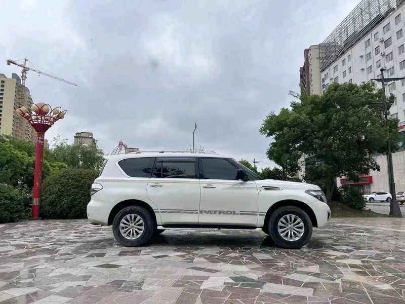 淄博17年日产途乐9