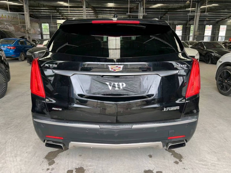 济宁17年凯迪拉克XT59