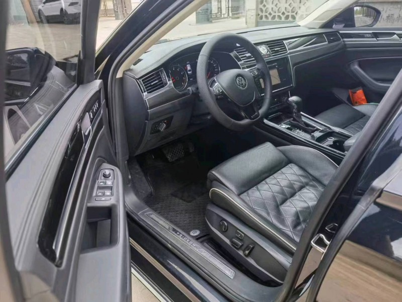 保定18年大众辉昂7