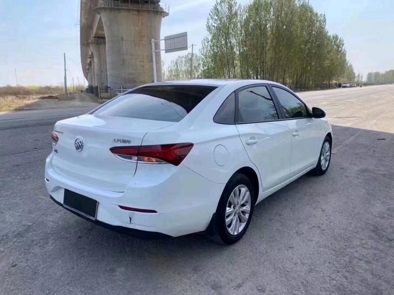 青岛21年别克英朗4