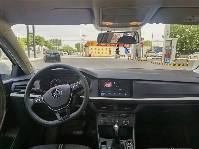 保定19年大众朗逸5