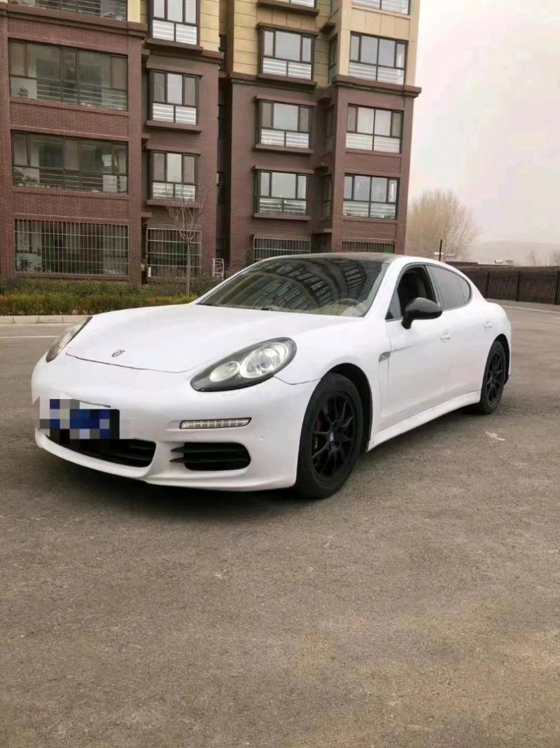 广州12年保时捷帕拉梅拉1