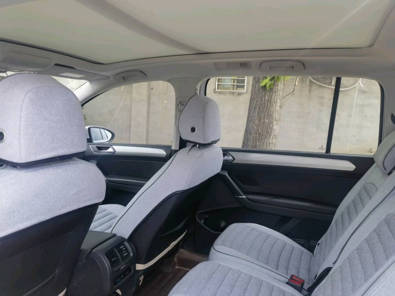 保定17年大众途安5