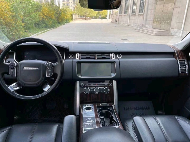 济南17年路虎揽胜行政5