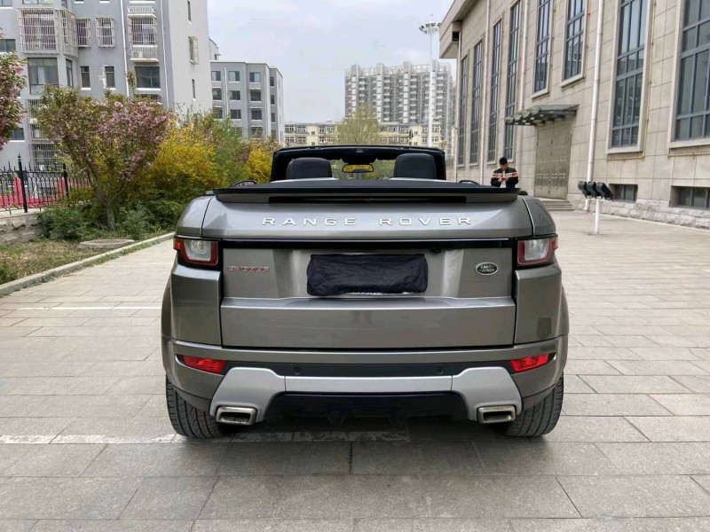 青岛17年路虎极光3