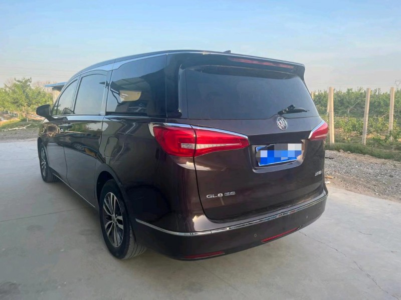 青岛17年别克GL84