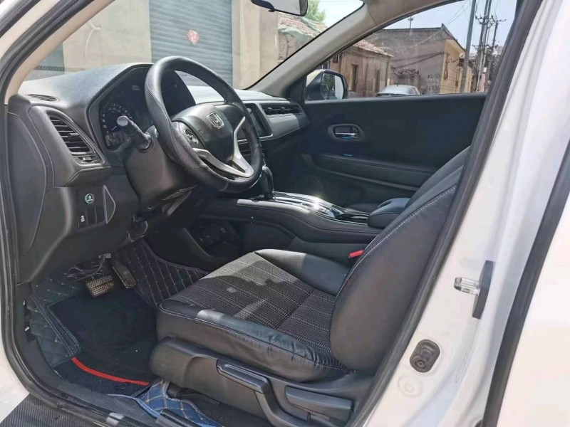 保定18年本田缤智8