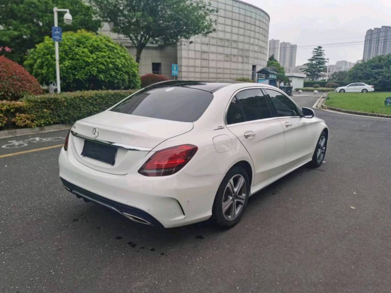 苏州19年奔驰C8